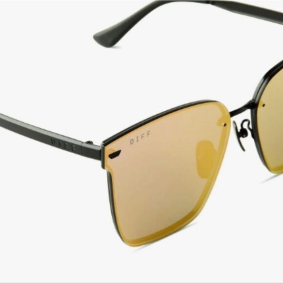 Diff Eyewear Bella-V Sunglasses- Matte Black/Pink Mirrored - Picture 4 of 12